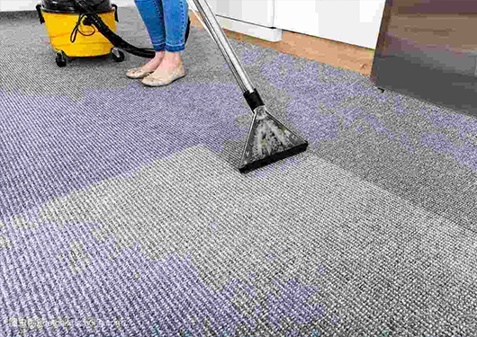 地毯清洁除污渍的方法 